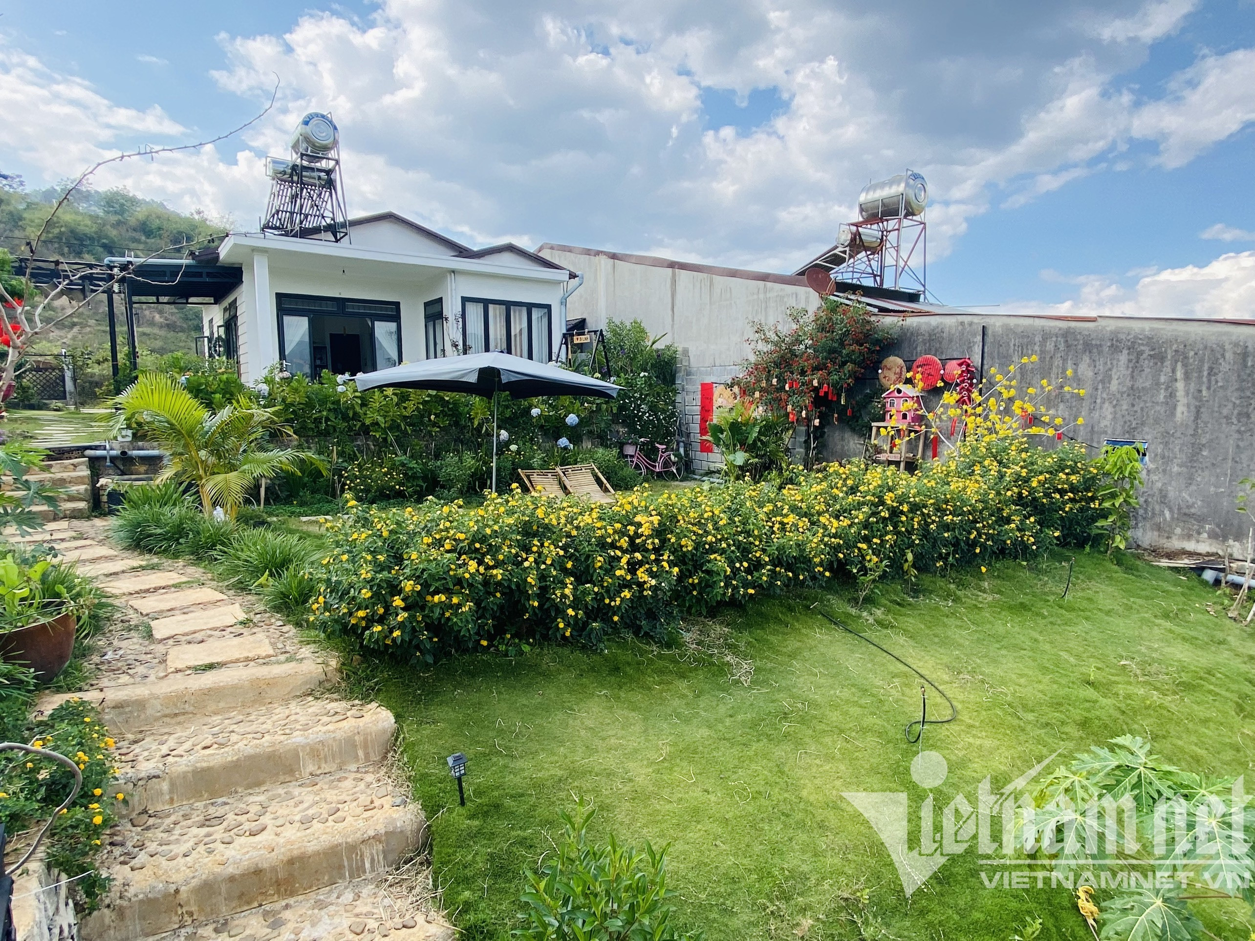Người mẹ thiết kế nhà vườn 350 triệu đồng ở Lâm Đồng đẹp như ...