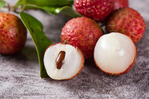 What happens when you eat too much lychee?