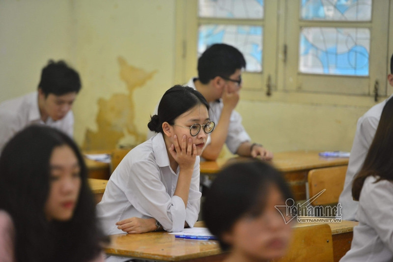 'Chọi' cao chưa từng thấy, học trò Hà Nội dốc sức ôn thi vào lớp 10