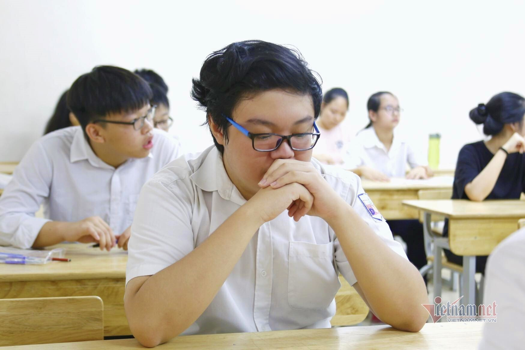 'Áp lực' 129.000 học sinh giành suất vào trường công Hà Nội