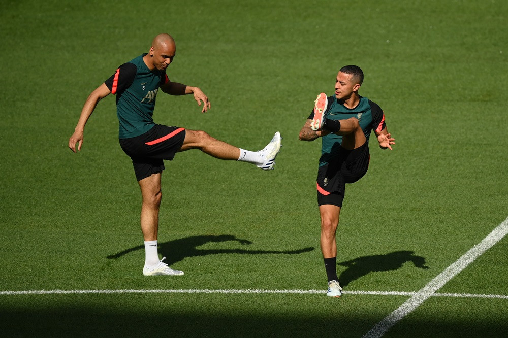 Đáng chú ý trong buổi tập trên sân Stade de France là sự xuất hiện của Thiago Alcantara và Fabinho. Đây thật sự là tin vui đối với fan hâm mộ 