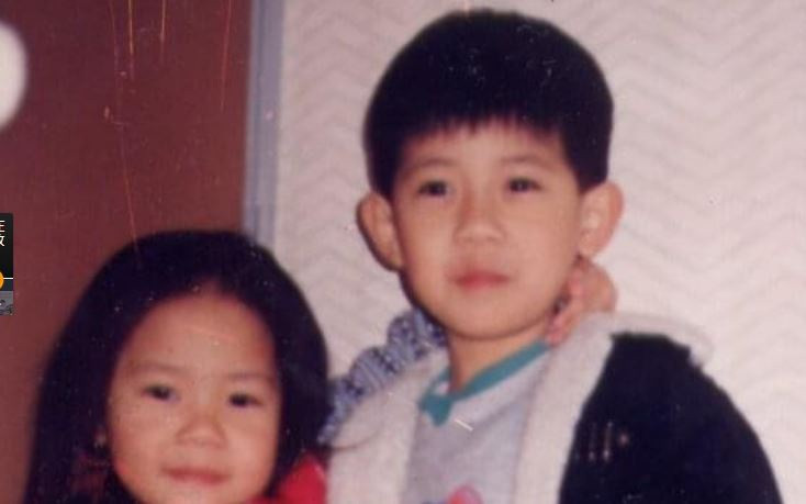 Chàng trai bán thịt lợn được fan nữ hâm mộ, xin chụp ảnh vì quá đẹp trai - 2