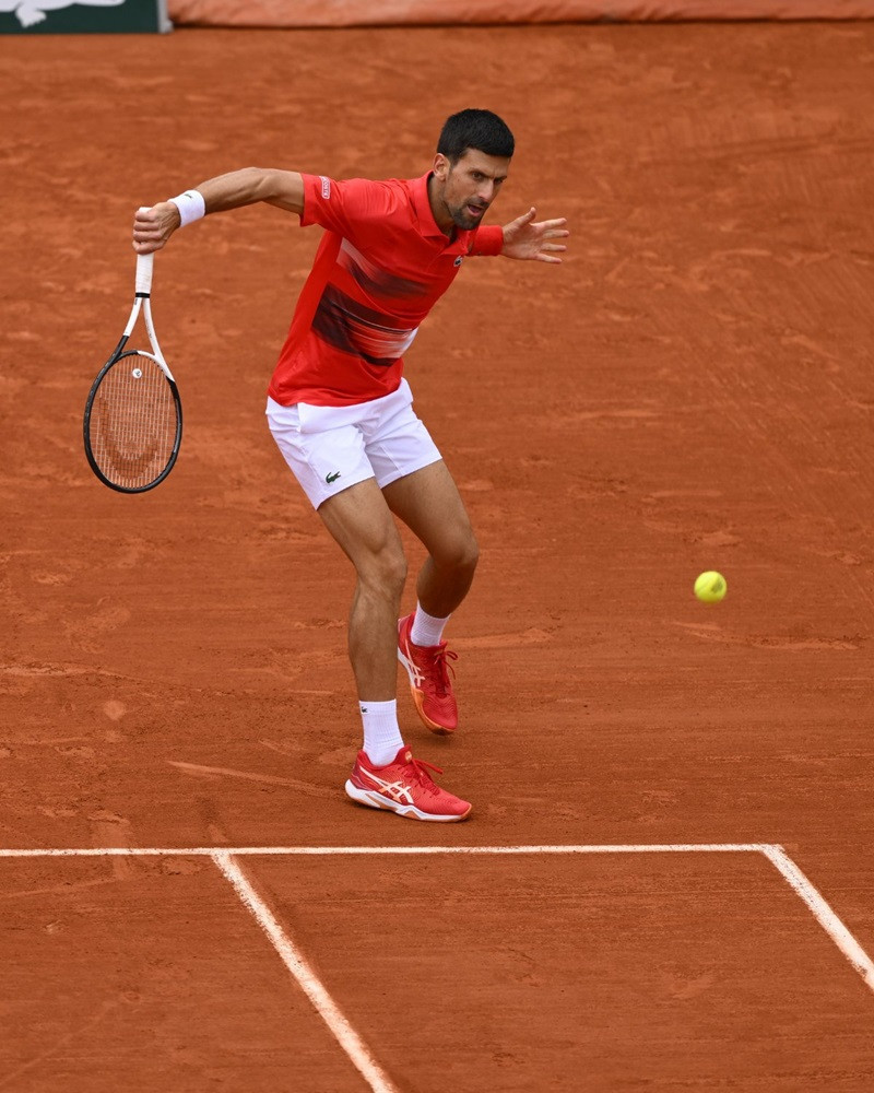 Vùi dập Schwartzman, Djokovic đấu Nadal ở tứ kết Roland Garros