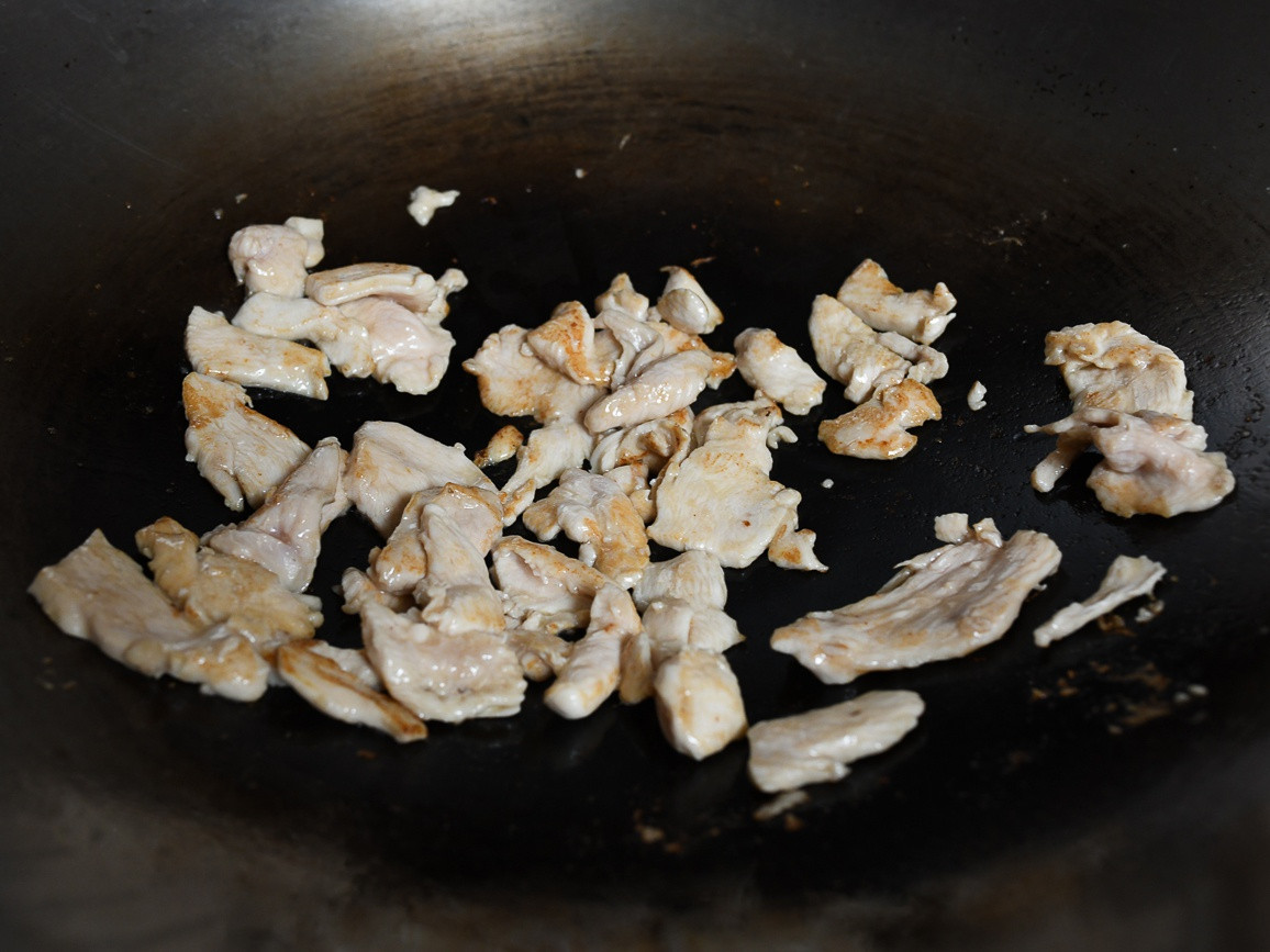 Mon thit ga xao mang tay de lam anh 3