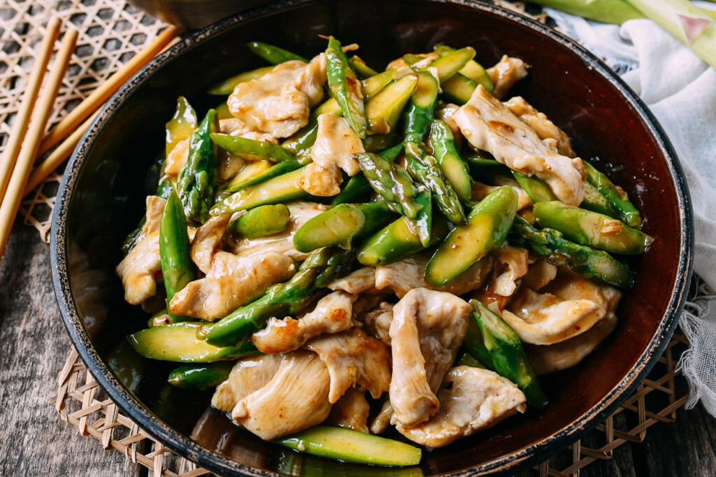 Mon thit ga xao mang tay de lam anh 1