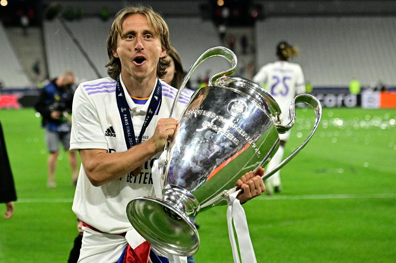 Modric ngất ngây trên đỉnh vinh quang