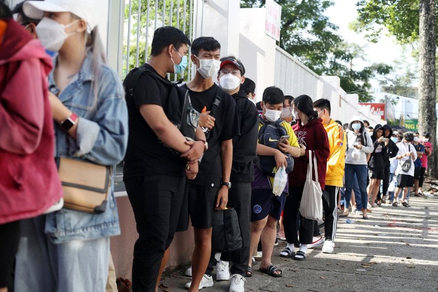 Sốt vé xem tuyển Việt Nam đấu Afghanistan