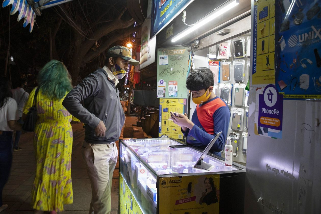 Ấn Độ: Hoạt động thanh toán kỹ thuật số bùng nổ, người ăn xin nhận được nhiều tiền gấp đôi khi dùng mã QR  - Ảnh 1.