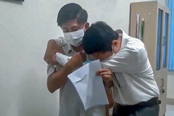 Giám đốc CDC 'nhúng chàm' Việt Á, nước mắt tiếp tục tuôn rơi