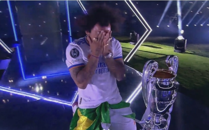 Marcelo nghẹn ngào chia tay Real Madrid