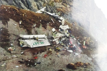 Công bố hiện trường thảm kịch hàng không ở Nepal, máy bay chở 22 người vỡ vụn