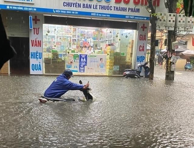 Những ngày tới Hà Nội liệu còn mưa to 'lịch sử' như chiều qua?