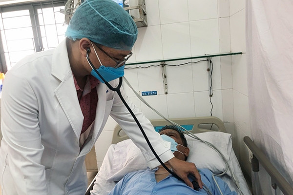 Bác sĩ Cần Thơ cứu bệnh nhân nước ngoài bị nhồi máu cơ tim, rất nguy kịch
