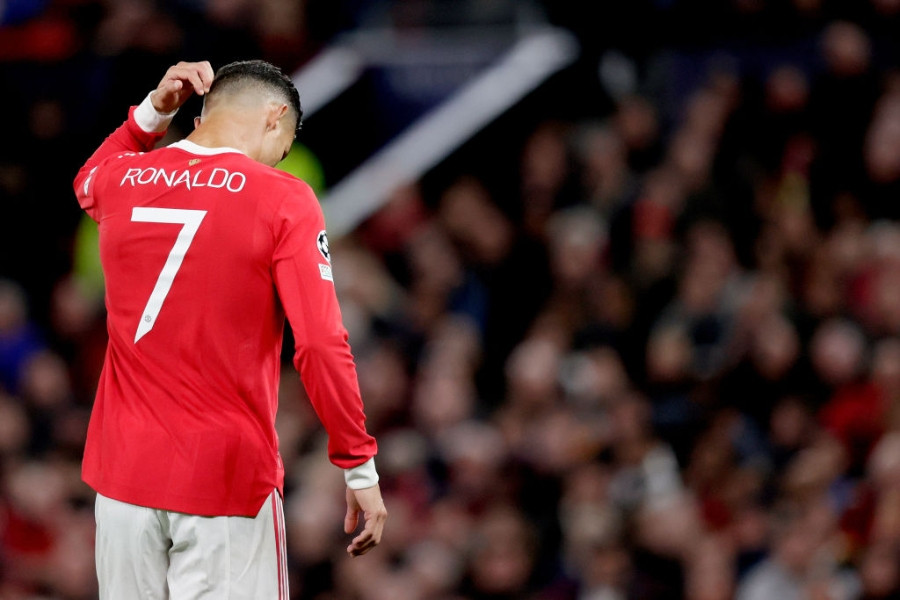 Huyền thoại MU chọc tức Ronaldo với lá phiếu bình chọn