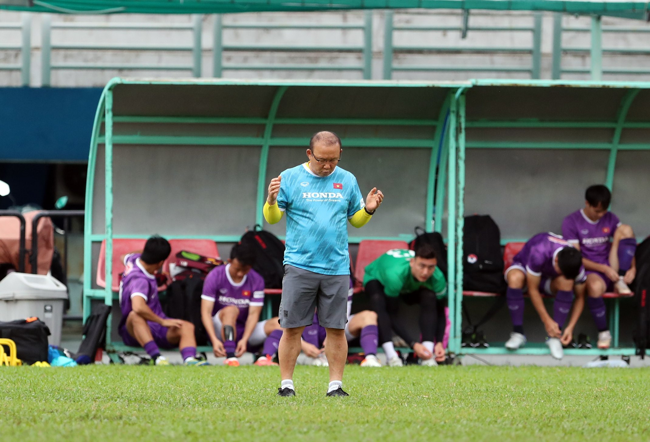 Coach Park Hang Seo prays before each training session