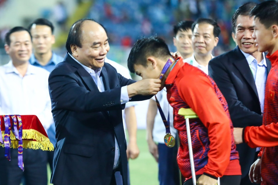 Chủ tịch nước tặng Huân chương Lao động cho tuyển bóng đá nam U23 và bóng đá nữ