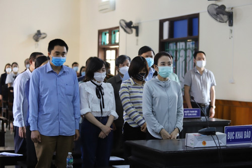 Hàng loạt giám đốc bệnh viện ở Hà Tĩnh lĩnh án vì nâng khống thiết bị y tế