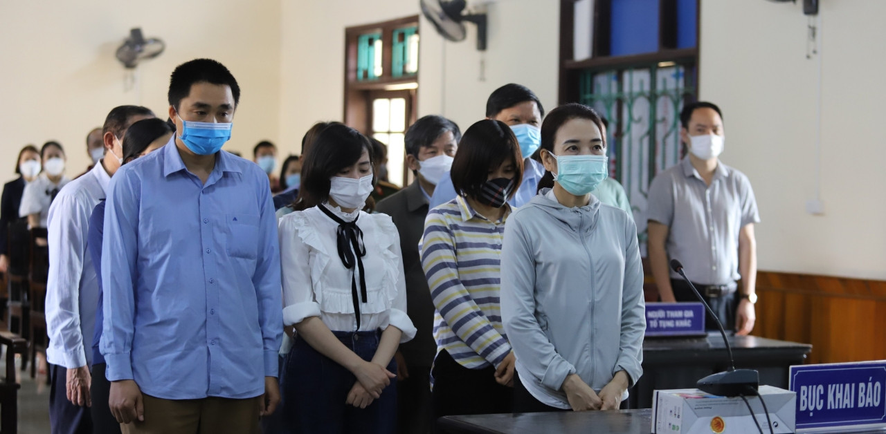 A series of hospital directors in Ha Tinh were sentenced for over-lifting medical equipment