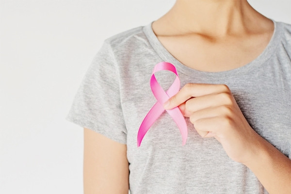 Breast cancer in women is warned in the signs on the skin