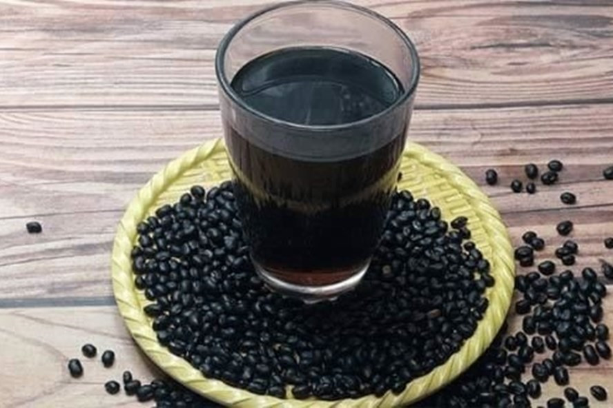 How to cook traditional black bean tea