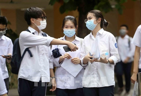 Đề thi vào lớp 10 chuyên Văn trường Chuyên Sư phạm năm 2022