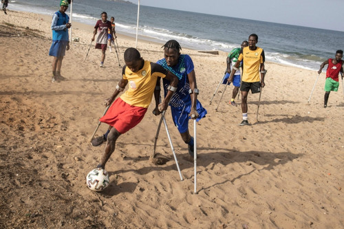 Sierra Leone: Nơi những bàn thắng được ghi bằng nạng
