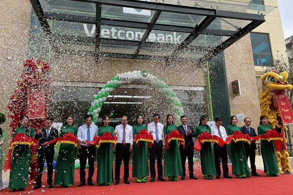 Vietcombank Phú Thọ khánh thành trụ sở hoạt động mới