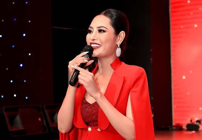 Hoa hậu Di Khả Hân: Tôi chú trọng đến đạo đức nghề nghiệp
