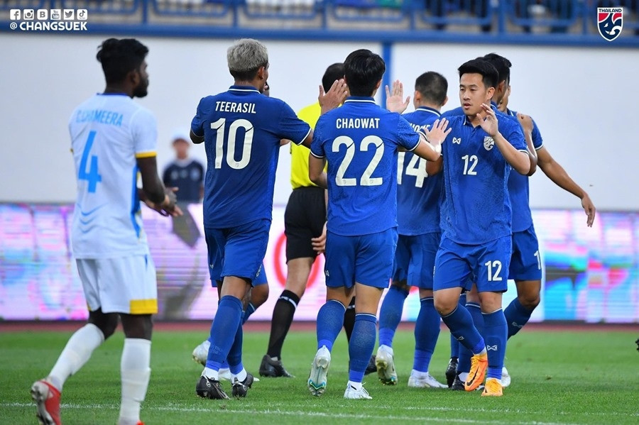 Thái Lan thắng nhọc đội bóng xếp hạng 205 thế giới