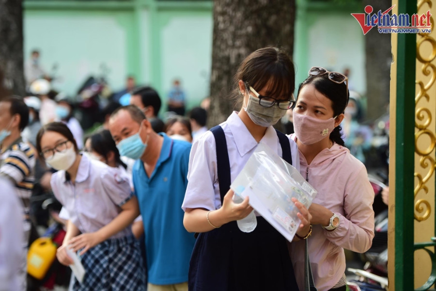 Gợi ý đáp án môn Tiếng Anh thi vào lớp 10 tại TP.HCM năm 2022