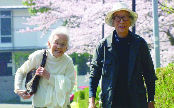 4 bí quyết hạnh phúc của cặp vợ chồng già ngọt ngào nhất Nhật Bản
