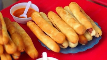 Spicy ‘banh mi’: A speciality of Hai Phong