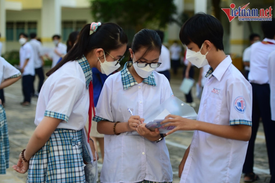 Đề môn Toán thi lớp 10 của TP.HCM 'có sự phân hoá và nhìn chung là khó'