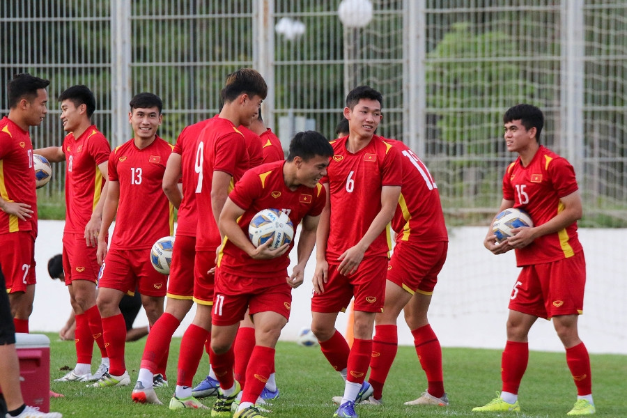 U23 Việt Nam cười 'thả ga' chờ quyết đấu Saudi Arabia