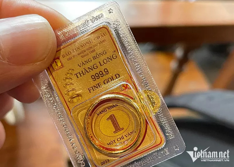 Why is Vietnam’s gold price much higher than the global price?