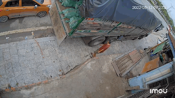 Pha lùi xe “khá tốn kém” vì đặt trọn niềm tin vào người ‘xi nhan’