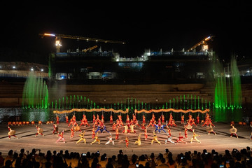 Tinh hoa võ cổ truyền kết hợp nhạc nước hiện đại tại MerryLand Quy Nhơn