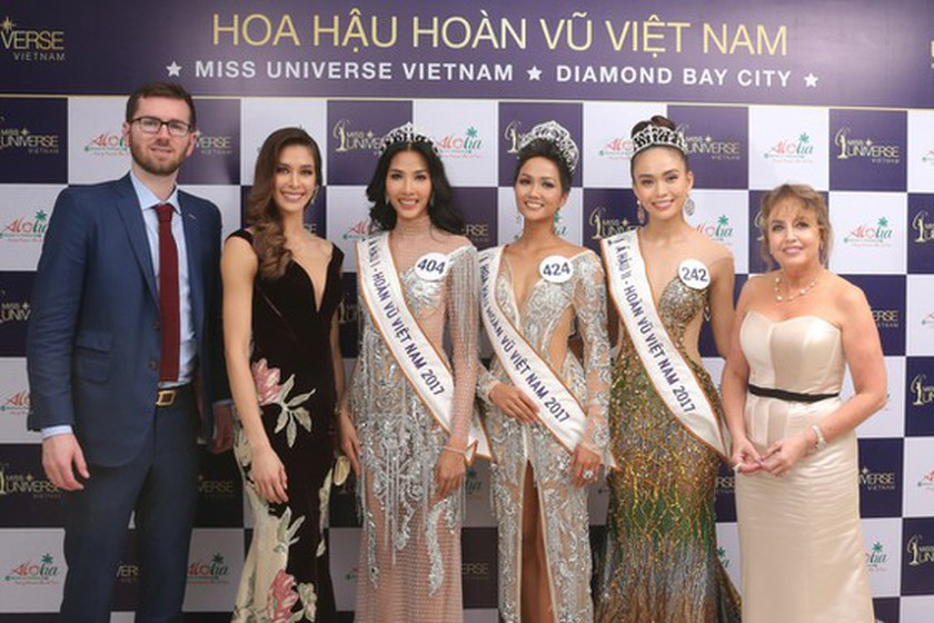 Queens of Miss Universe pageants join Miss Universe Vietnam 2022’s final night ảnh 4