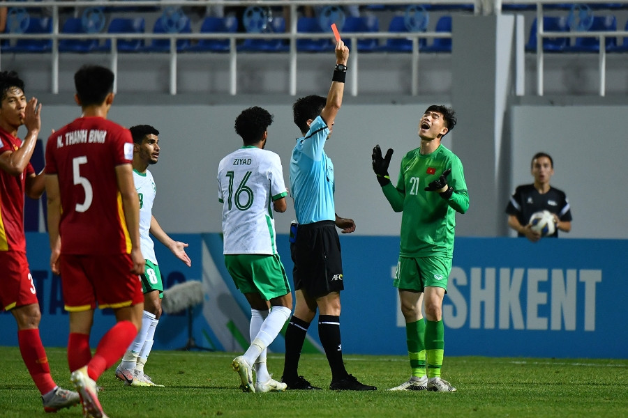 U23 Việt Nam thất thủ trước U23 Saudi Arabia: Văn Chuẩn vẫn... hay!