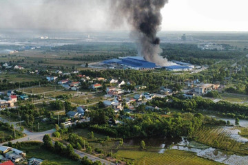 Cháy dữ dội tại công ty may lớn nhất tỉnh TT-Huế
