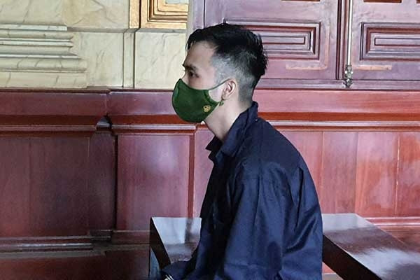 ‘Nổ’ là giảng viên đại học, mưu mô làm cả loạt giấy tờ giả lừa hàng chục tỷ