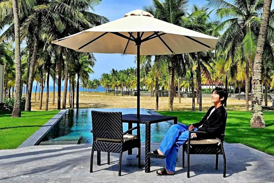 Resort bên bờ biển Hội An 'nóng rẫy' khi tài tử Hàn Lee Jun Ki xuất hiện