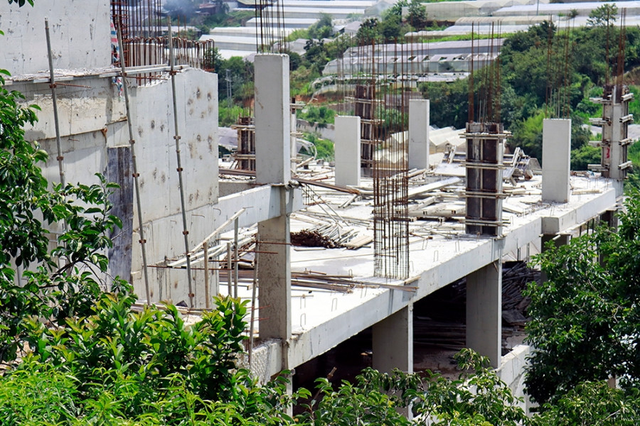 Thi công dự án gây sạt lở, nứt tường nhà dân ở Đà Lạt