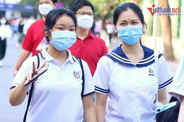 Điểm chuẩn vào lớp 10 Trường THPT Chuyên Ngoại ngữ năm 2022
