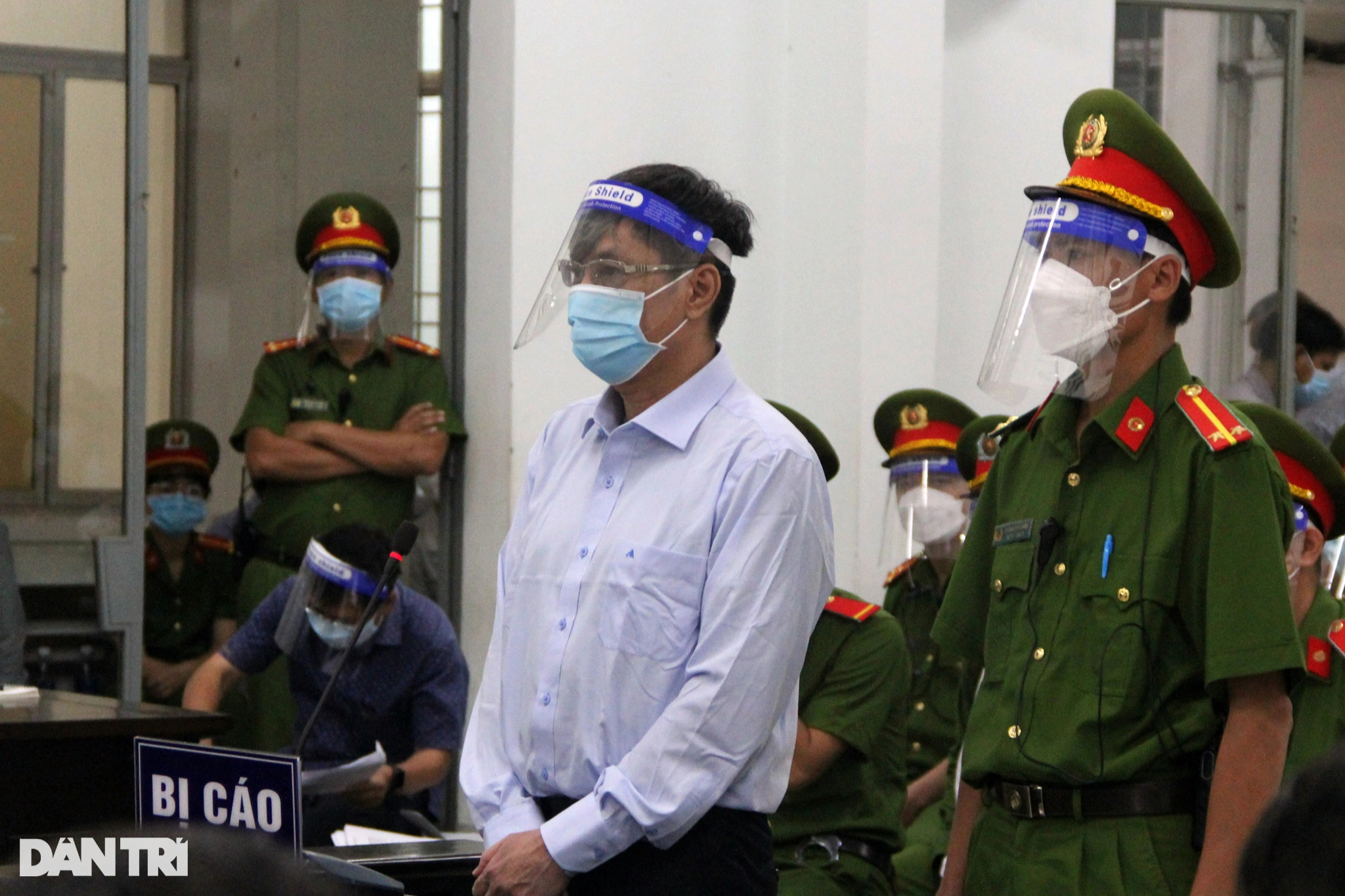 Cựu Chủ tịch tỉnh Khánh Hòa cùng 3 cán bộ khác bị khởi tố - 1