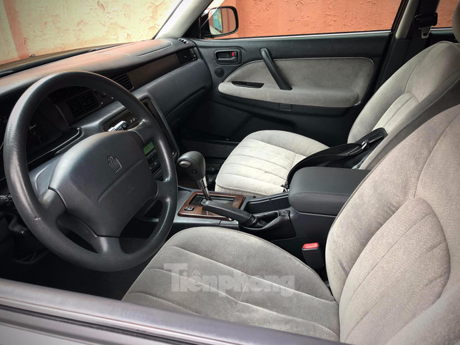 Toyota Crown đời 1998 rao bán giá 1,5 tỷ đồng ở Hà Nội ảnh 3