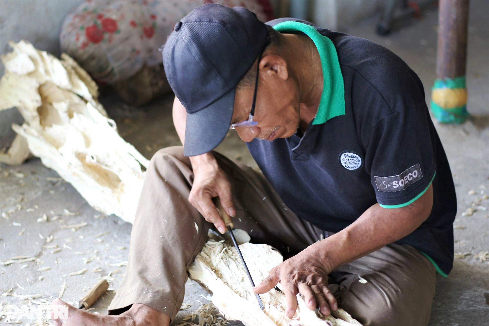 Làng tìm vàng trong thân cây, đổi đời nhờ tỉ mẩn đục đẽo - 3