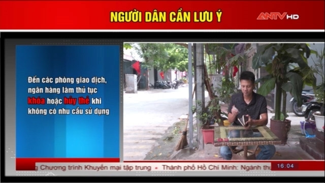 Tùy tiện mở thẻ ngân hàng, nhiều người mang nợ mà không hay