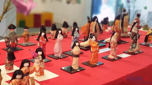 108 traditional Japanese dolls on display at Hanoi museum