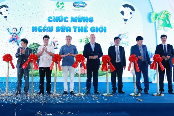Sân chơi ngày 1/6 của Vinamilk thu hút hàng nghìn trẻ em